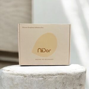 Niidor Silicone Strapless Adhesive Bra